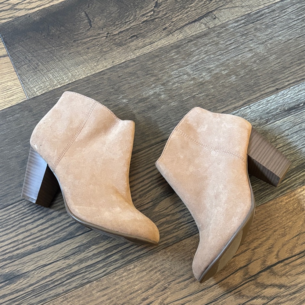 Old Navy Tan Ankle Boots